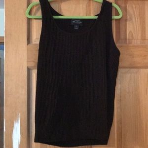 St. John like new sweater tank
